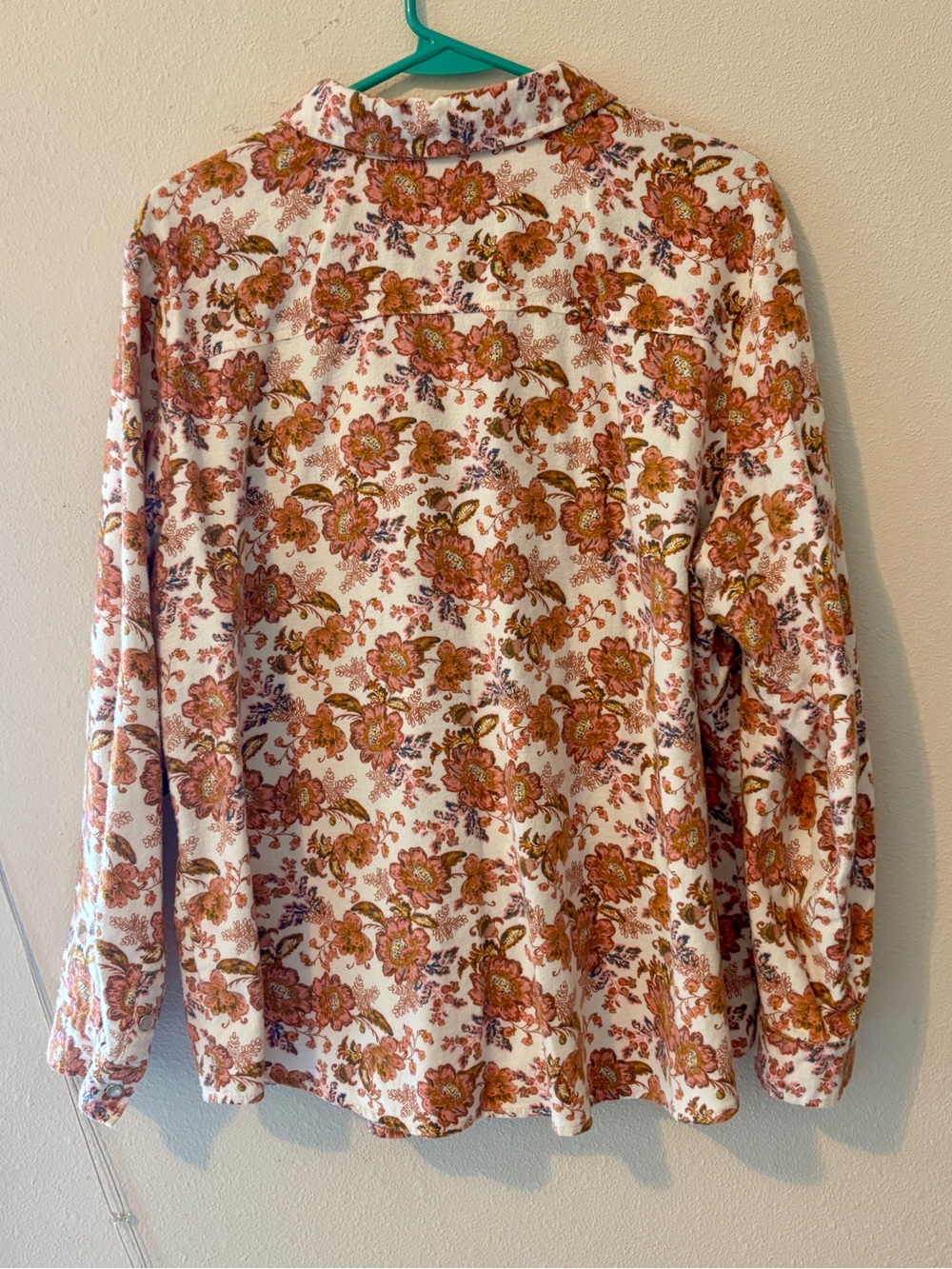 Joan Rivers XL FALL colors in light flannel - Picture 2 of 3